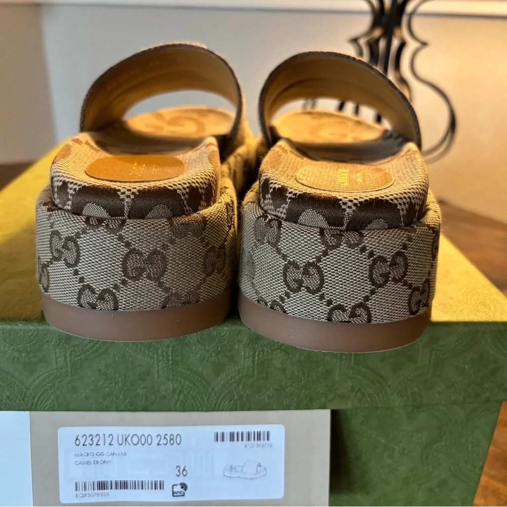 Gucci platform slide